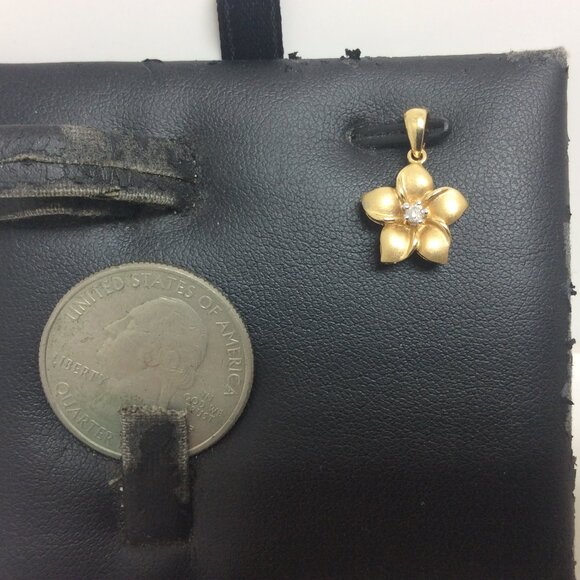 14K REAL SOLID YELLOW GOLD Plumeria Flower diamond charm pendant 1.3gr - Picture 3 of 6